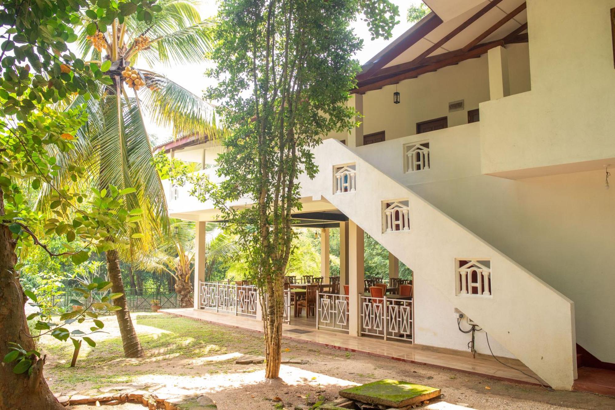 The Jungle Pearl Hotel Udawalawe Exterior photo